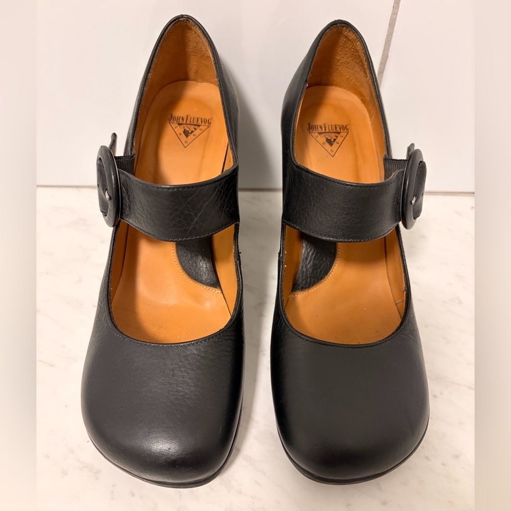 John Fluevog Black Leather Mary Jane — Operetta Family — Round Buckle — Size 7